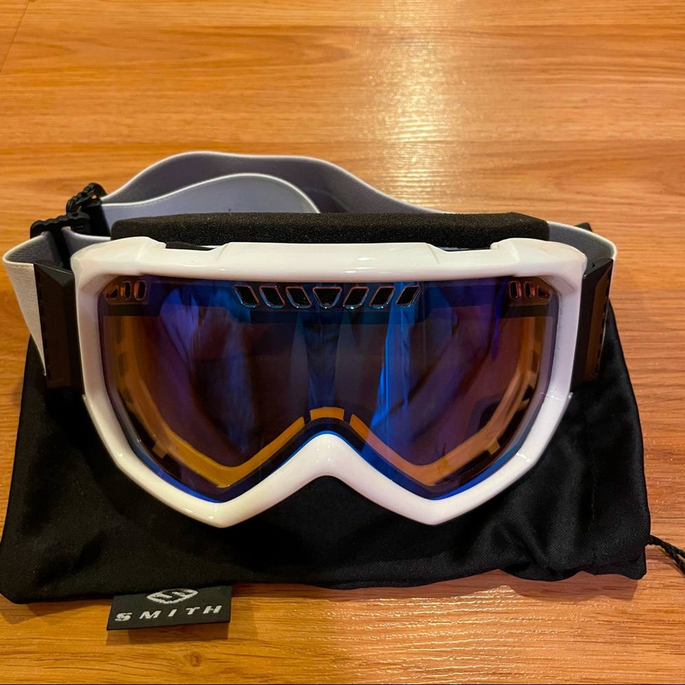 SMITH SNOW GOGGLES